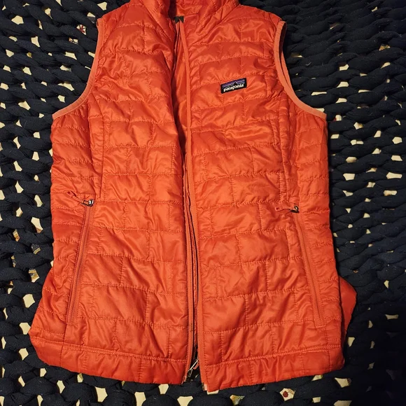 Patagonia Women's Vibrant Orange Vest - Picture 1 of 6